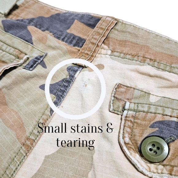 GAP Camo Cargo Shorts Mens 33 Adjustable Waist Y2K Baggy Hits Below Knee - Picture 9 of 13